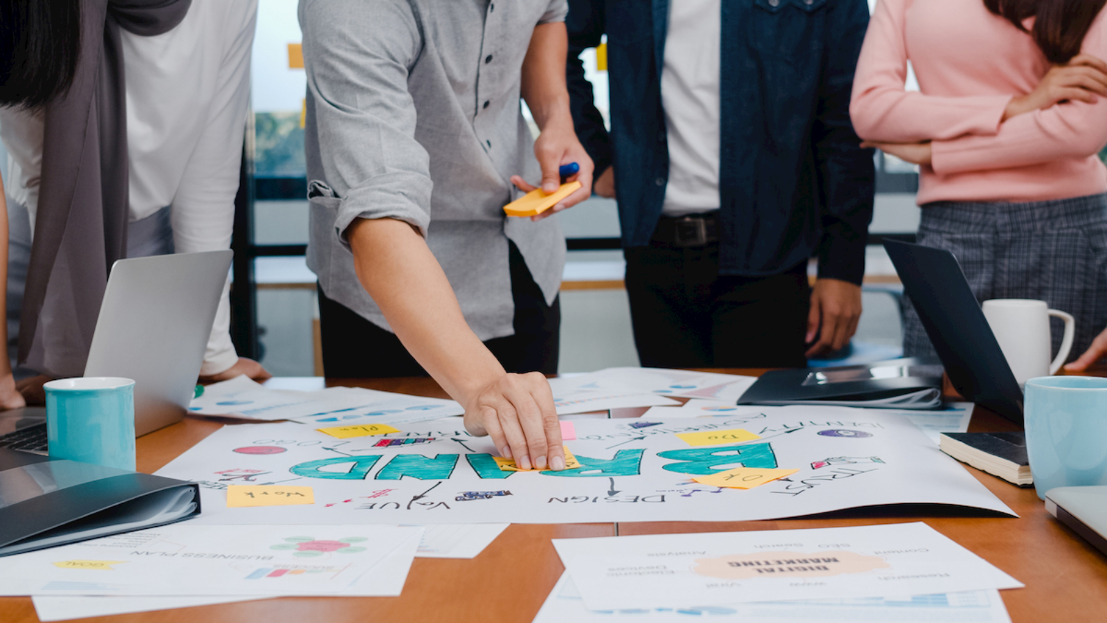 Marketing Agency vs Freelancer: Which Is Right for Your Business in 2026?